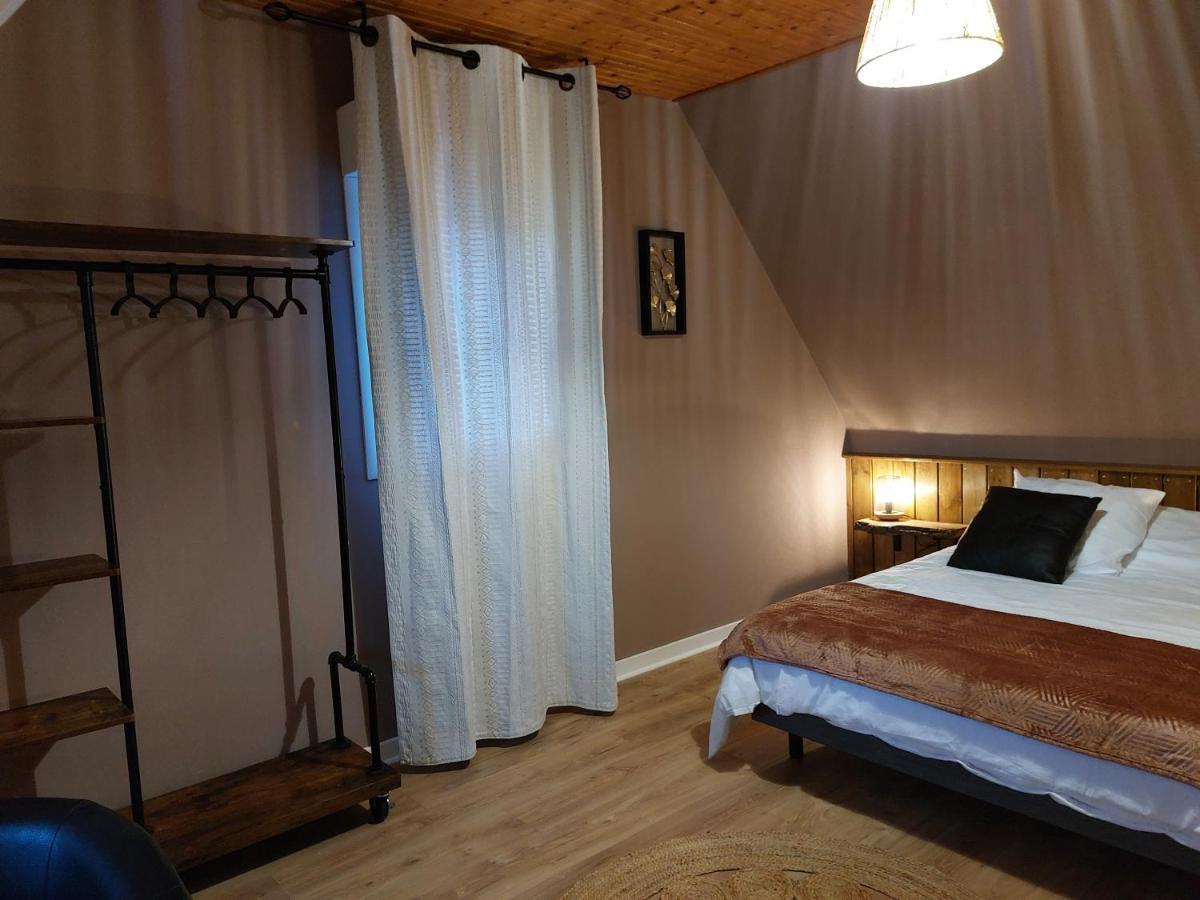 L'Escale D'Armor Bed and Breakfast Loudéac Exteriör bild
